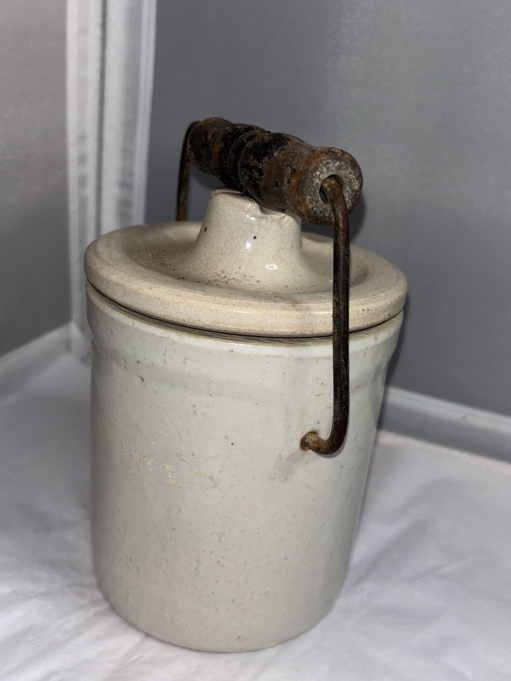 Very vintage crock Rustic Cream Ceramic Jar with Lid and Handle Farmhouse